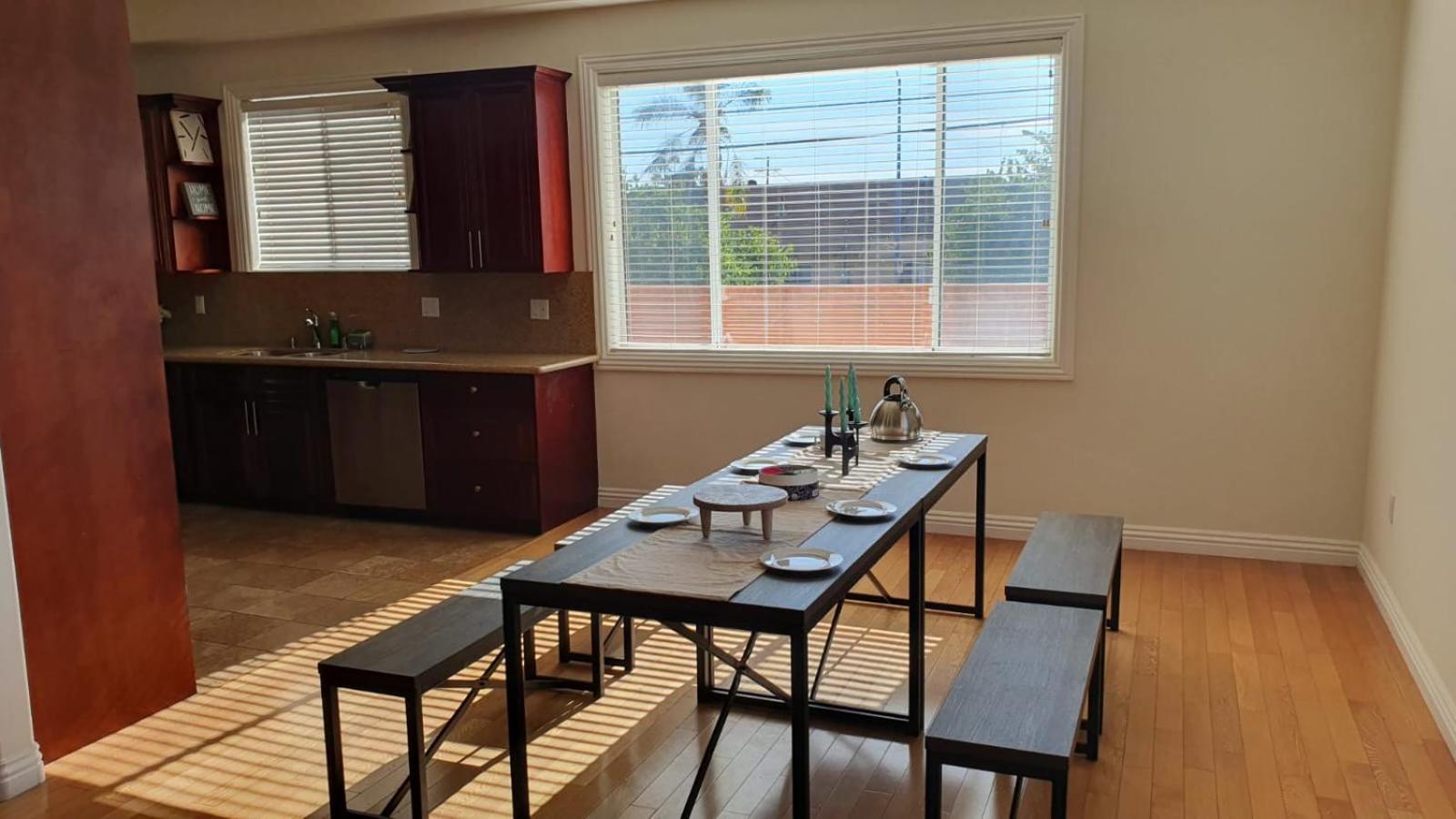 3 Bedroom Hollywood Gem - Los Angeles — Photos 2